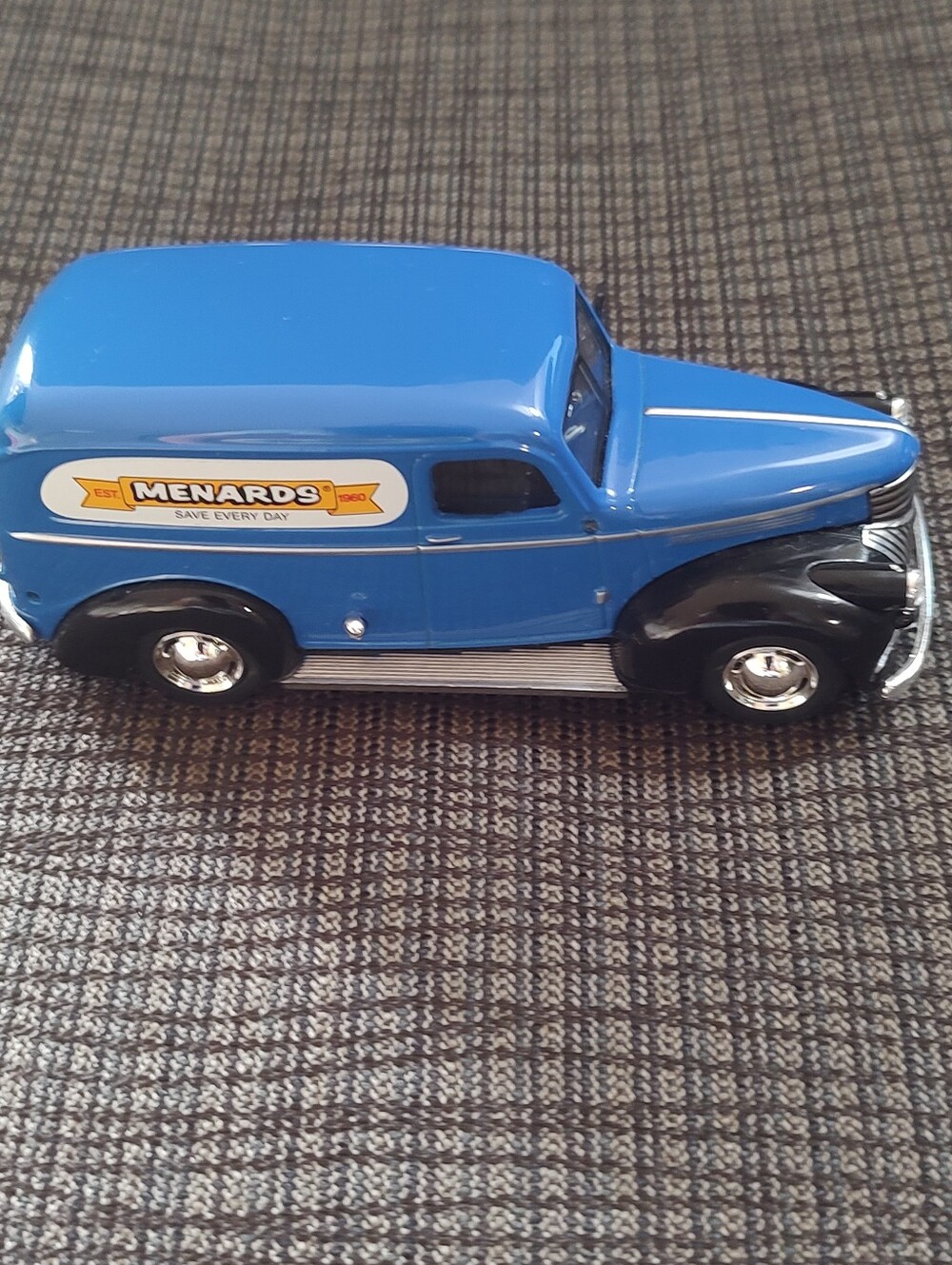 Menards 1/48 Scale Blue Panel Truck